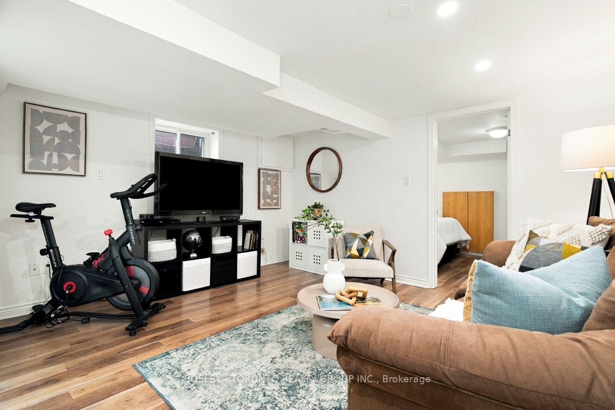 Photo 34 of 135 Wolverleigh Boulevard, Toronto, Danforth — HOMEH
