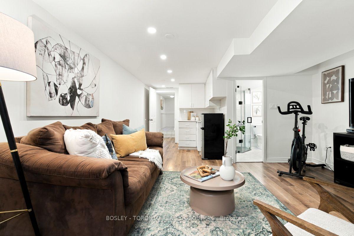 Photo 37 of 135 Wolverleigh Boulevard, Toronto, Danforth — HOMEH