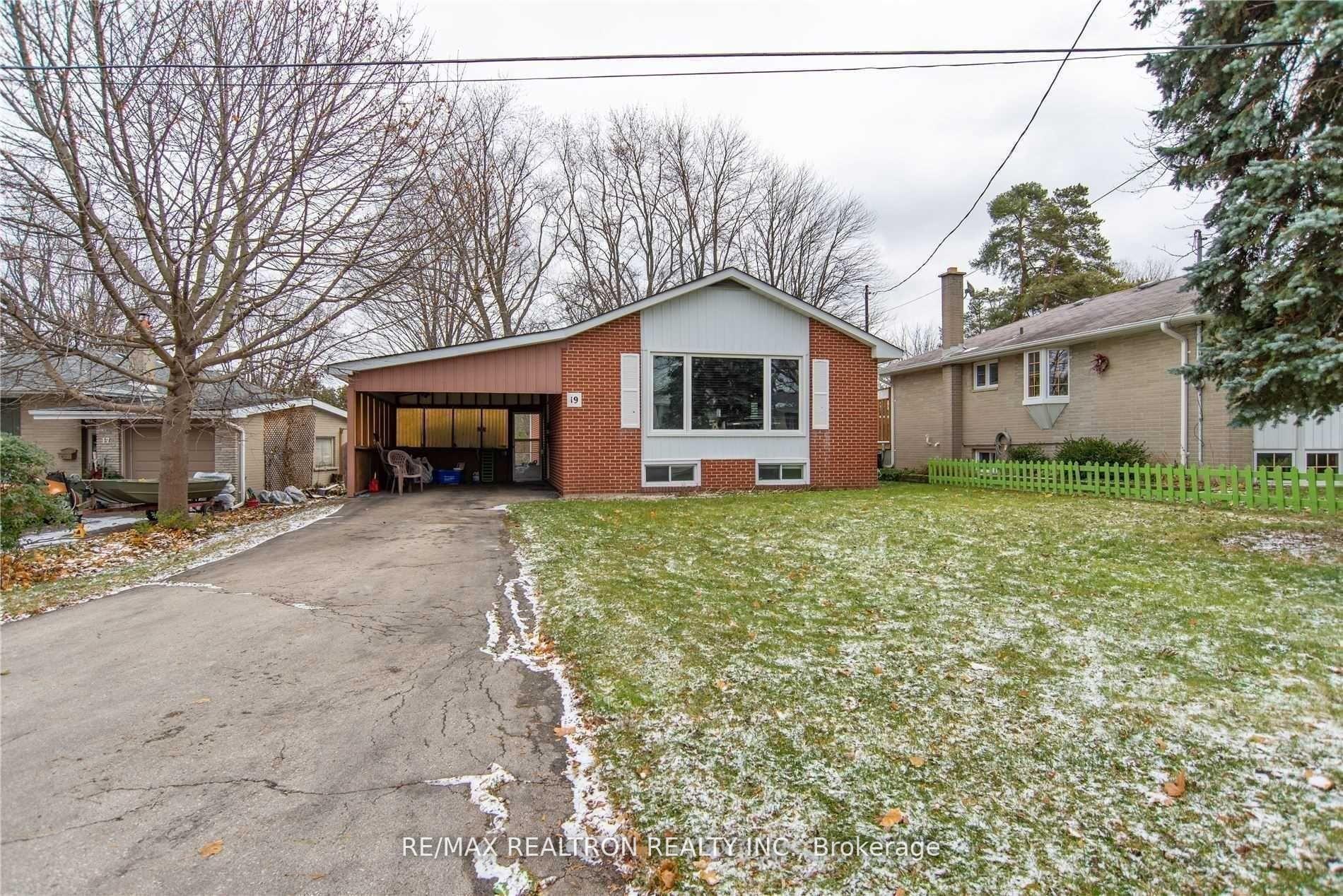 Photo 1 of 19 Wenderly Drive, Aurora, Aurora Village — HOMEH