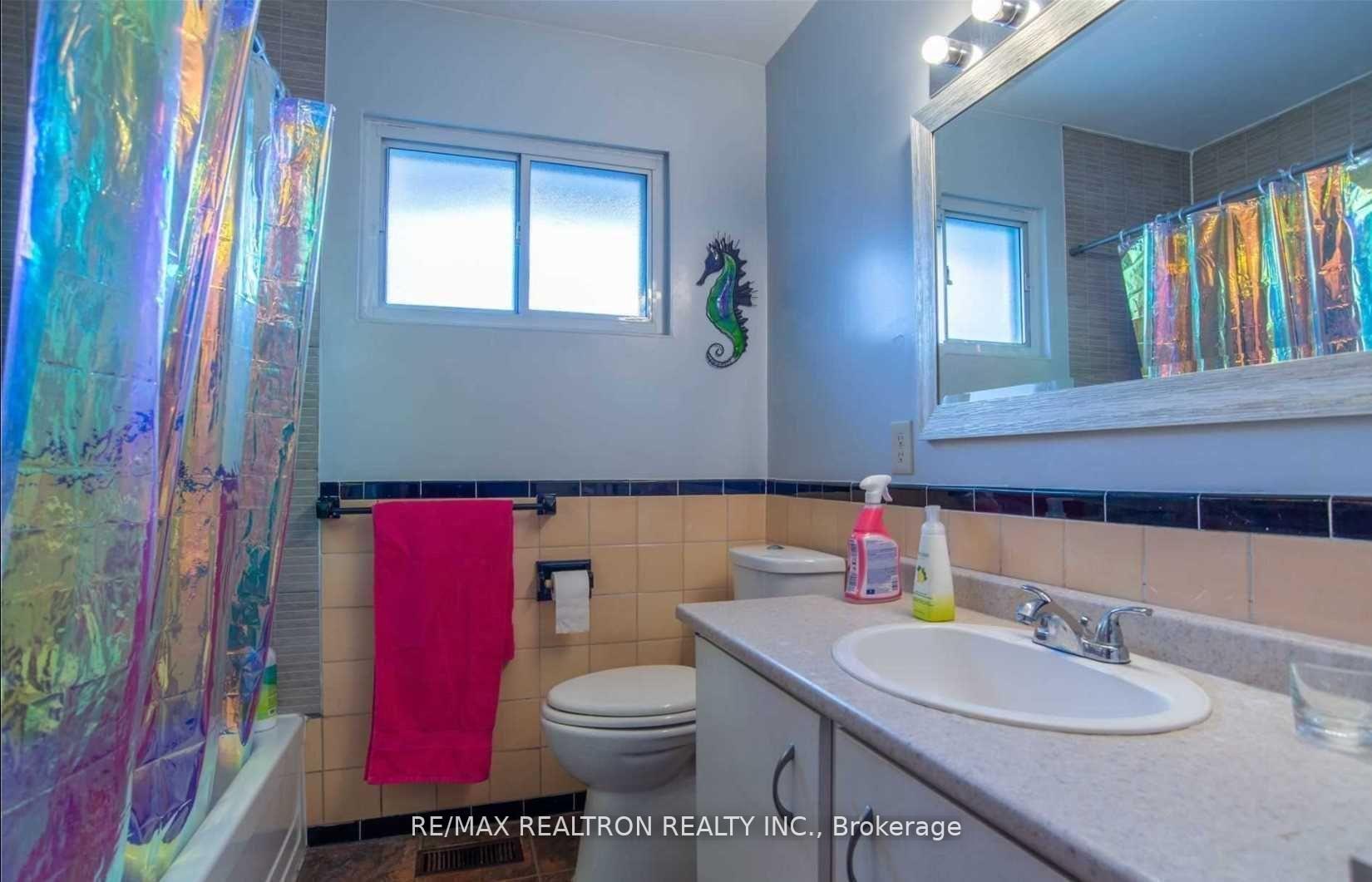 Photo 7 of 19 Wenderly Drive, Aurora, Aurora Village — HOMEH