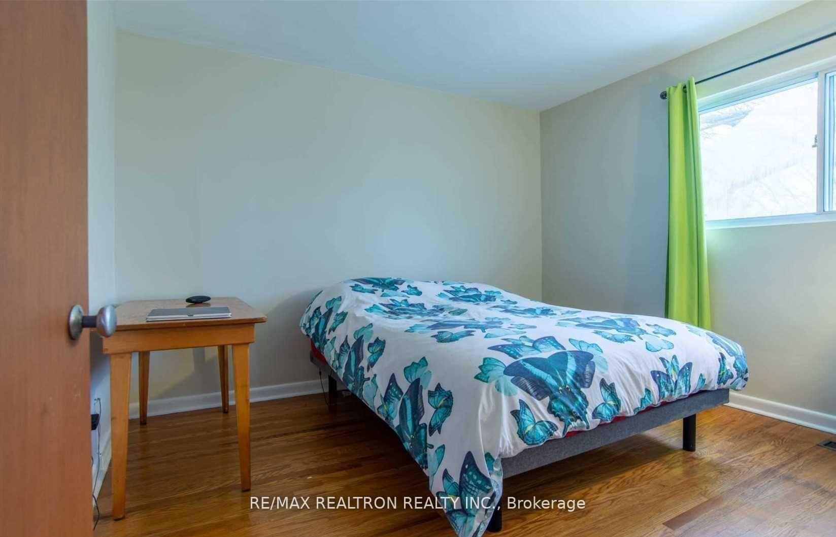 Photo 14 of 19 Wenderly Drive, Aurora, Aurora Village — HOMEH
