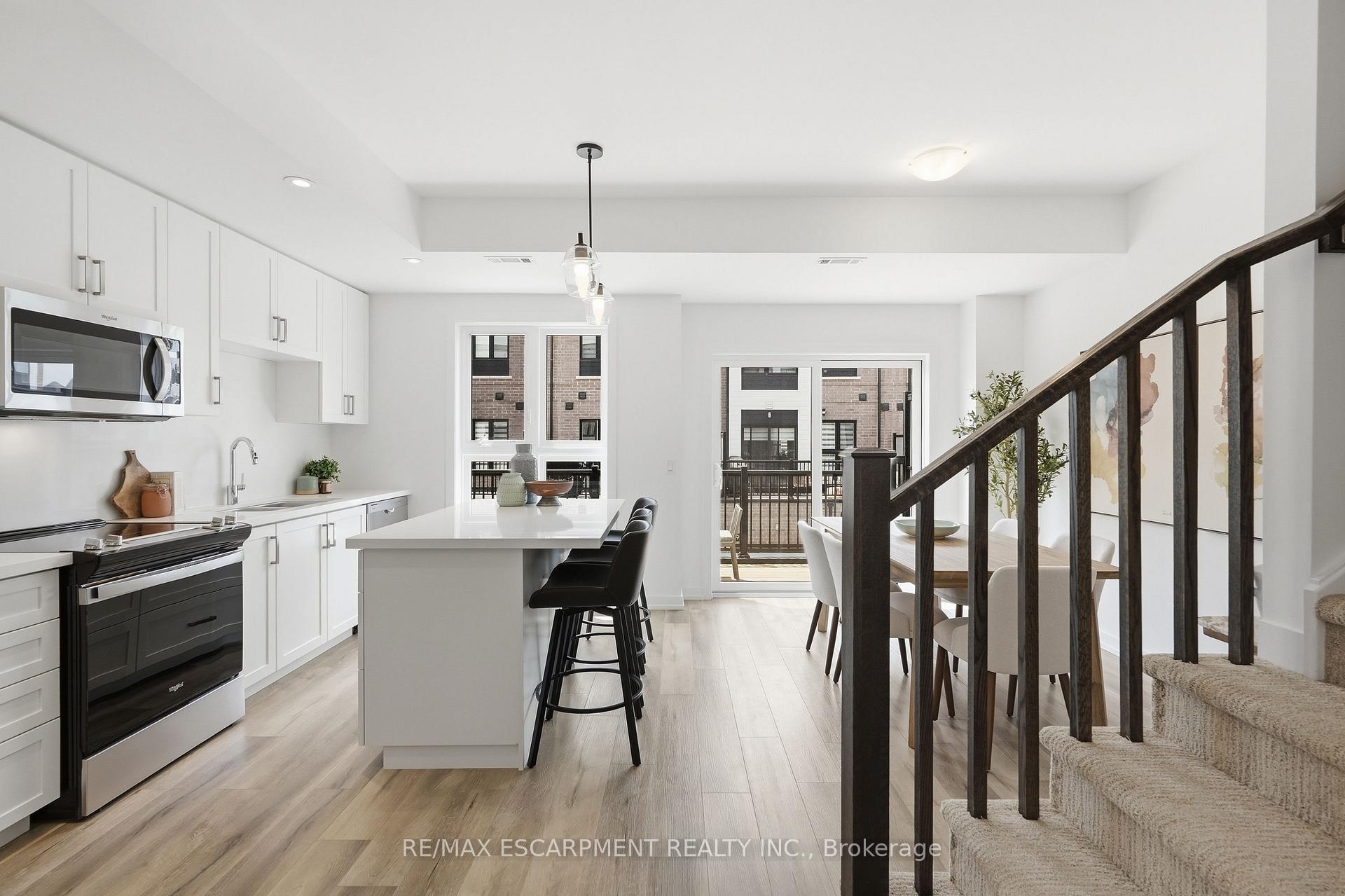 Photo 7 of 173 Burke Street, Hamilton, Waterdown — HOMEH