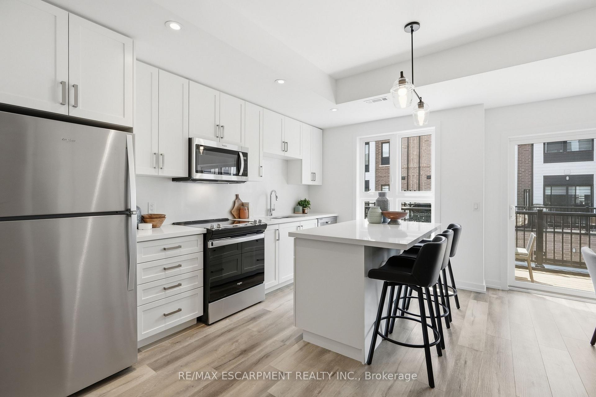 Photo 11 of 173 Burke Street, Hamilton, Waterdown — HOMEH