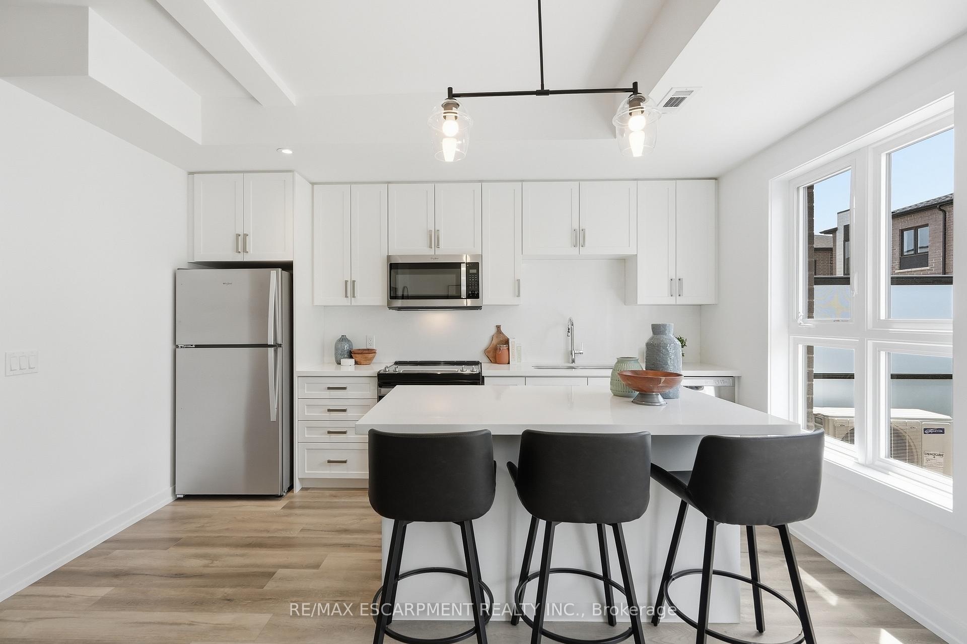 Photo 12 of 173 Burke Street, Hamilton, Waterdown — HOMEH