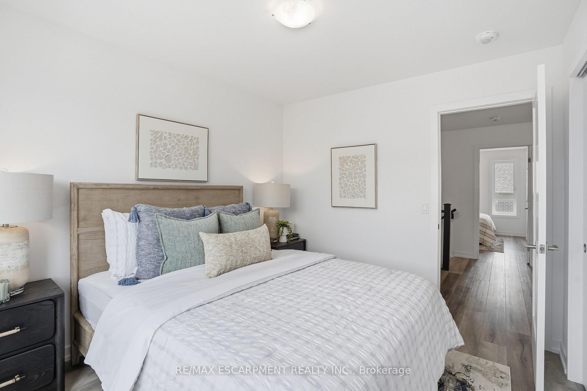 Photo 24 of 173 Burke Street, Hamilton, Waterdown — HOMEH