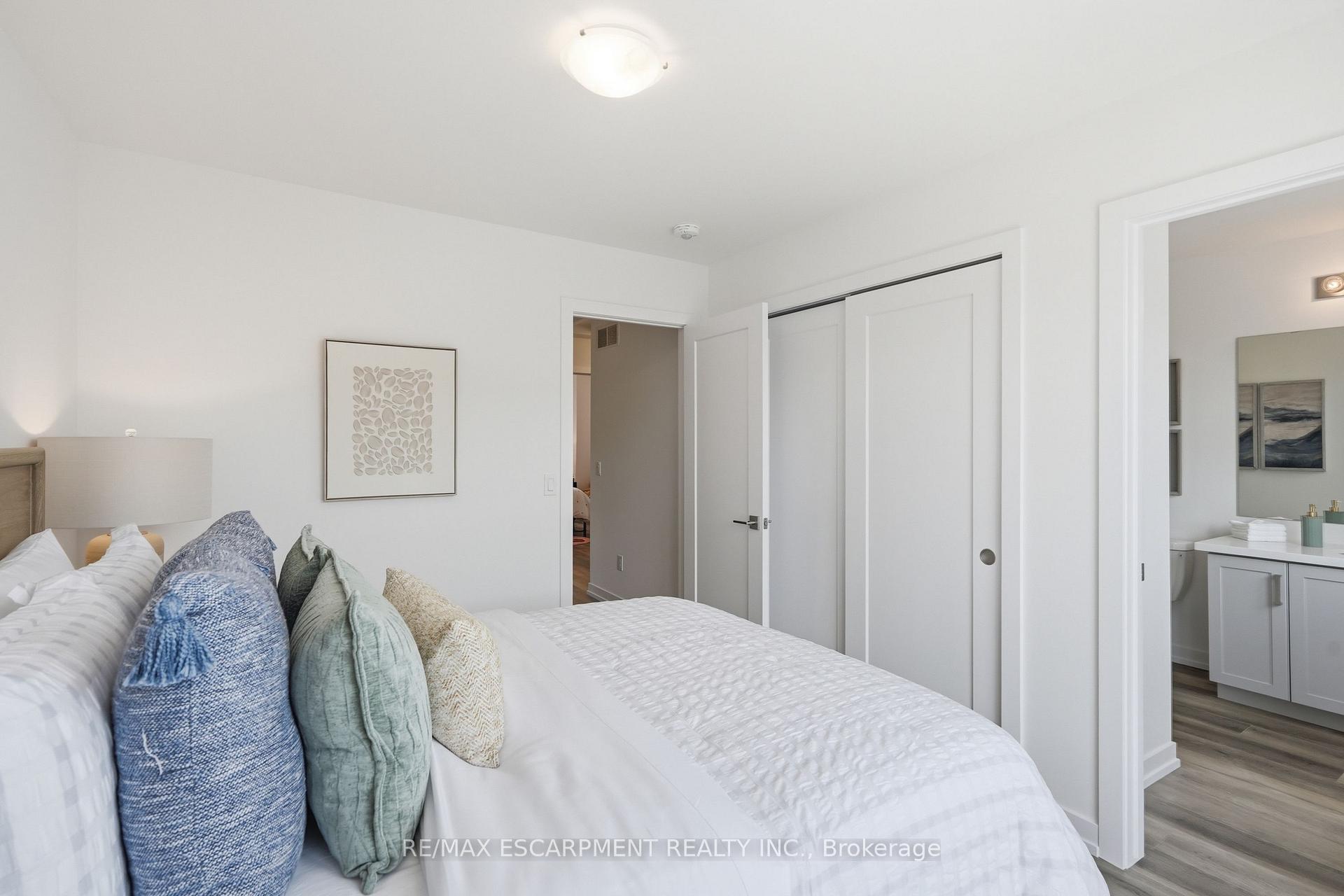 Photo 25 of 173 Burke Street, Hamilton, Waterdown — HOMEH