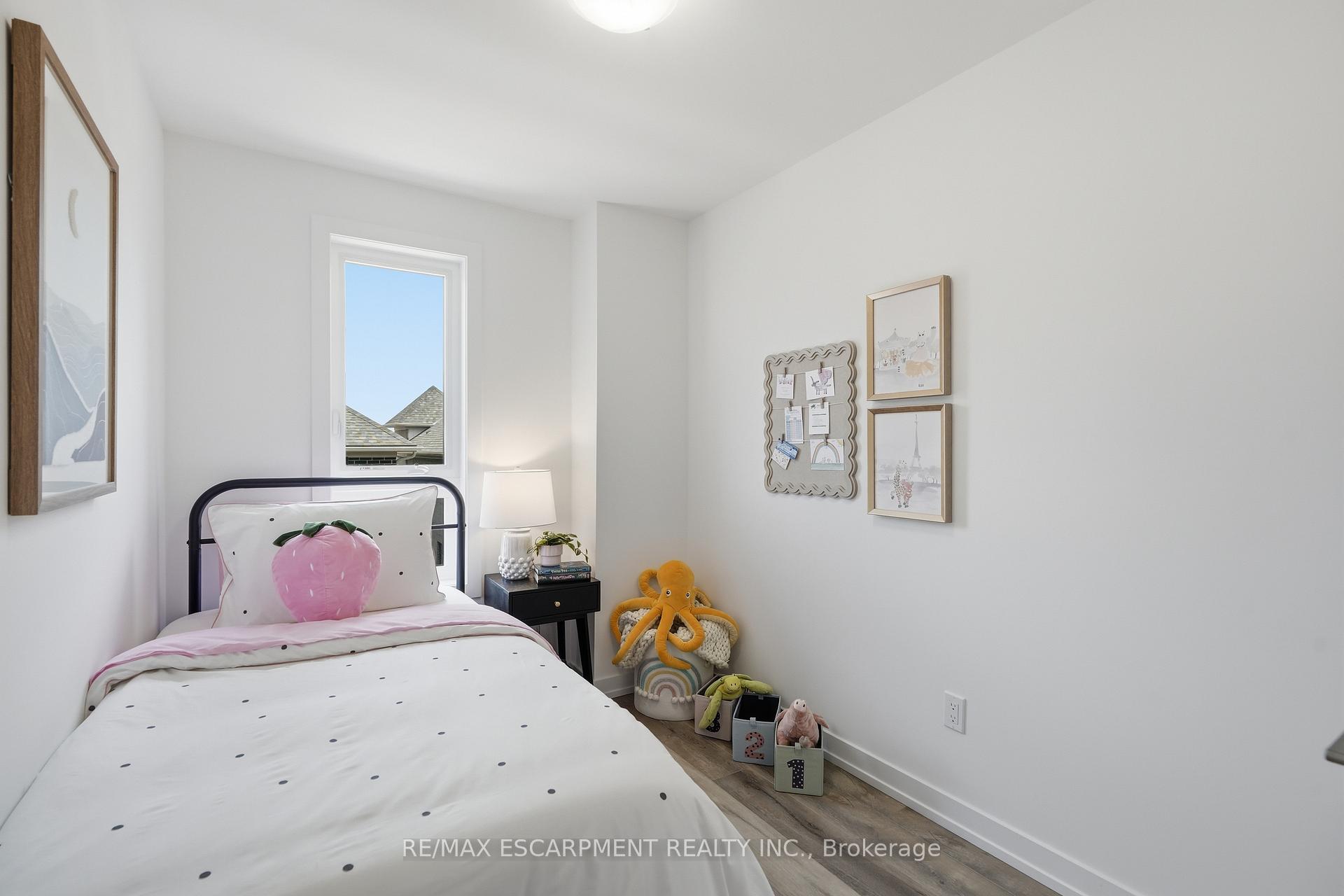 Photo 36 of 173 Burke Street, Hamilton, Waterdown — HOMEH