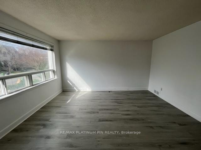 Photo 2 of 194 Florence Avenue, North York, Lansing-Westgate — HOMEH