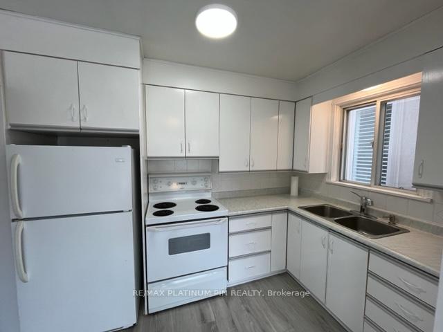 Photo 4 of 194 Florence Avenue, North York, Lansing-Westgate — HOMEH