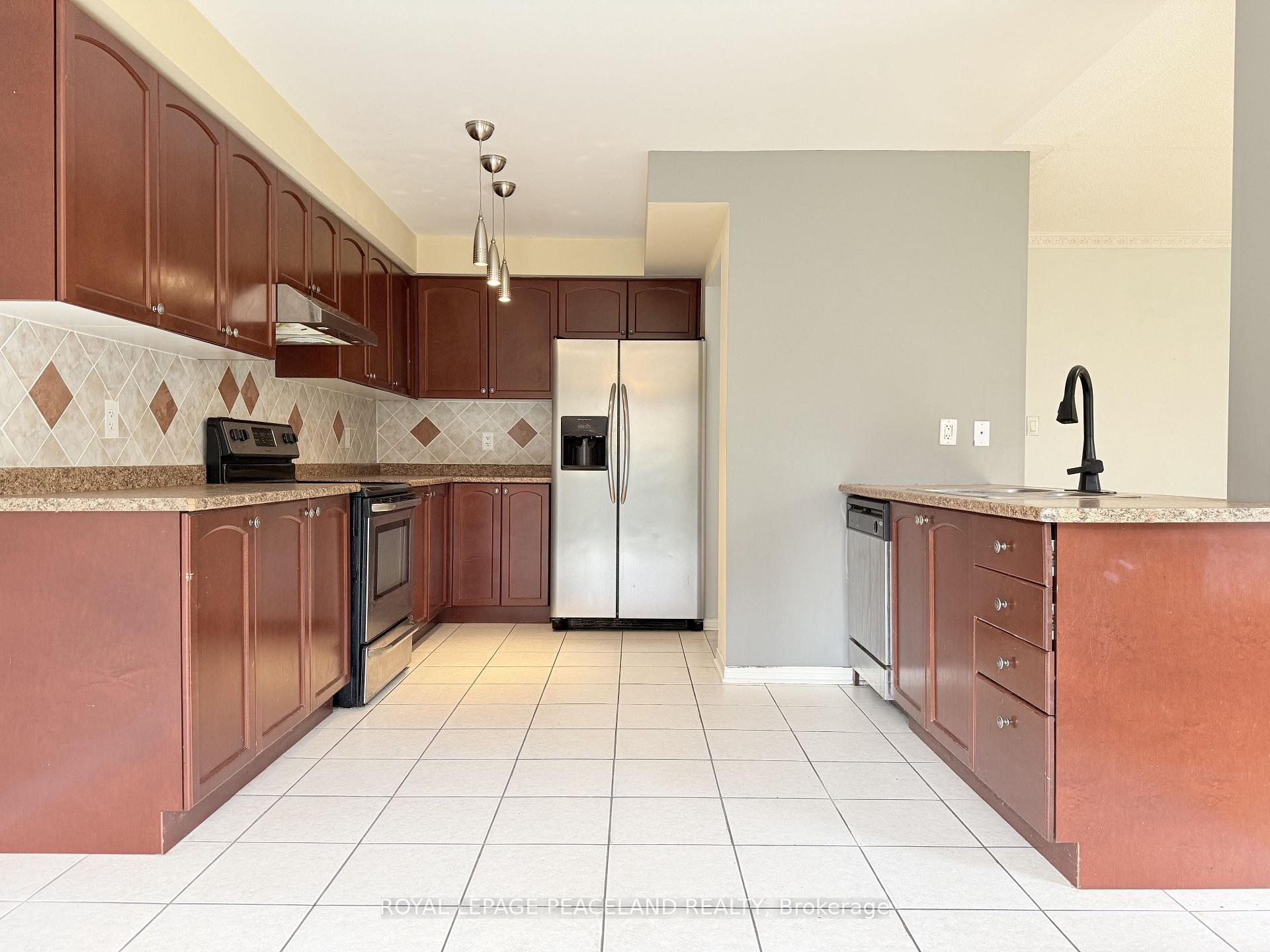 Photo 7 of 8 Maffey Crescent, Richmond Hill, Westbrook — HOMEH