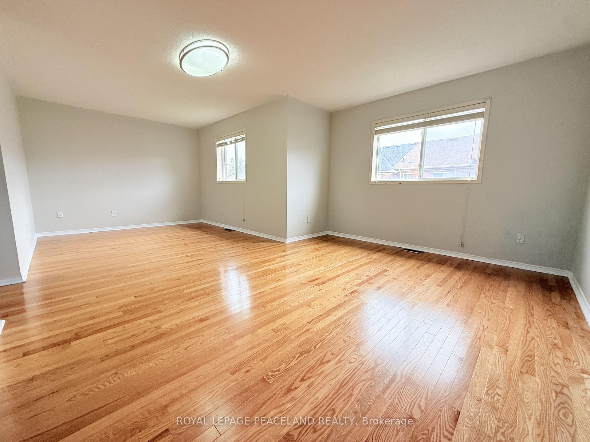 Photo 10 of 8 Maffey Crescent, Richmond Hill, Westbrook — HOMEH