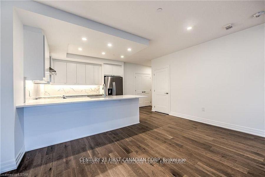 Photo 11 of Unit 709, 460 Callaway Road, London, North R — HOMEH