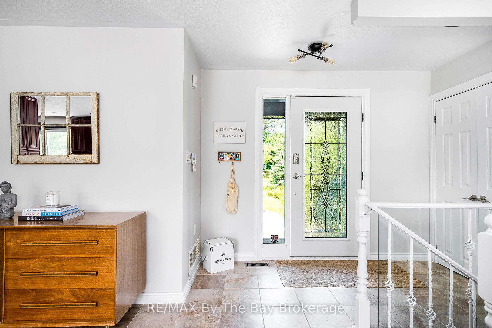 Photo 8 of 83 Old Mosley Street, Wasaga Beach — HOMEH