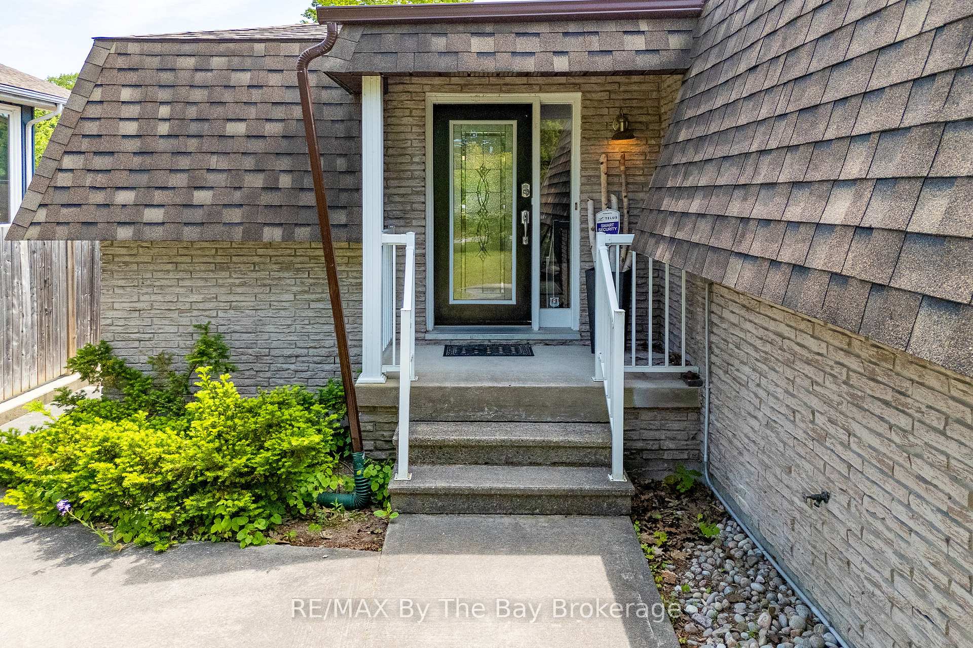 Photo 42 of 83 Old Mosley Street, Wasaga Beach — HOMEH
