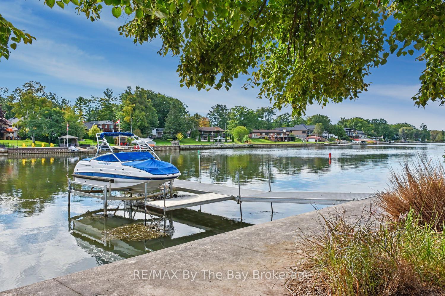 Photo 54 of 83 Old Mosley Street, Wasaga Beach — HOMEH