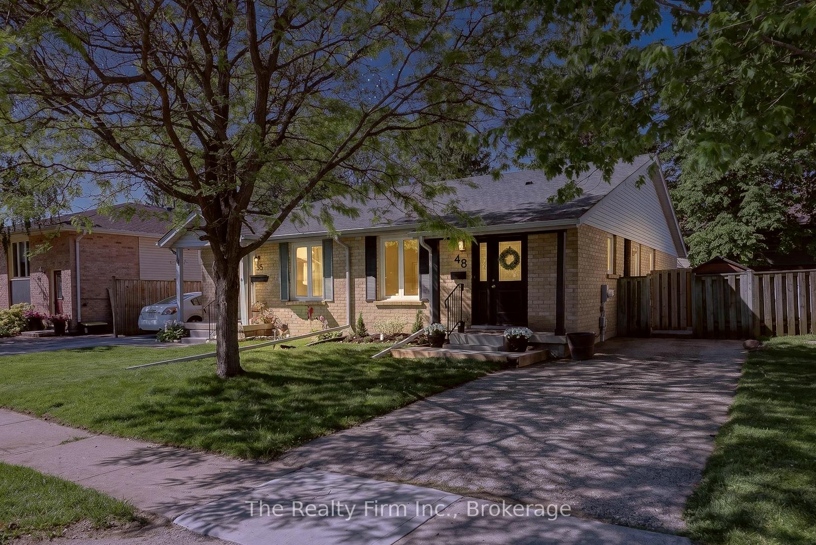 Photo 2 of 48 Naskapi Street, Woodstock, Woodstock - North — HOMEH