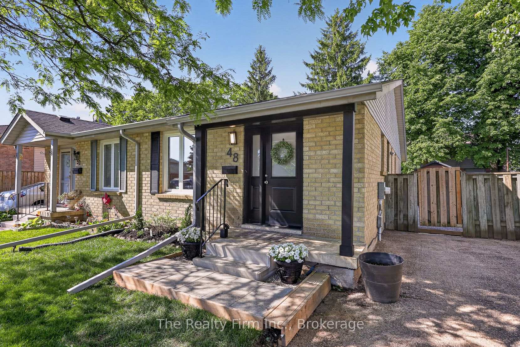 Photo 3 of 48 Naskapi Street, Woodstock, Woodstock - North — HOMEH