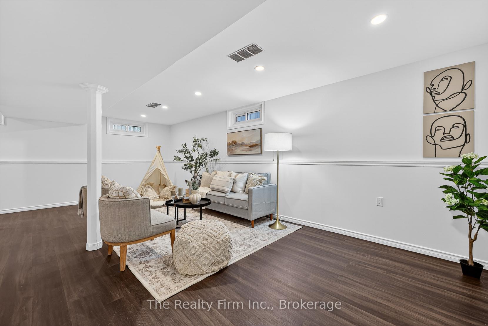 Photo 18 of 48 Naskapi Street, Woodstock, Woodstock - North — HOMEH
