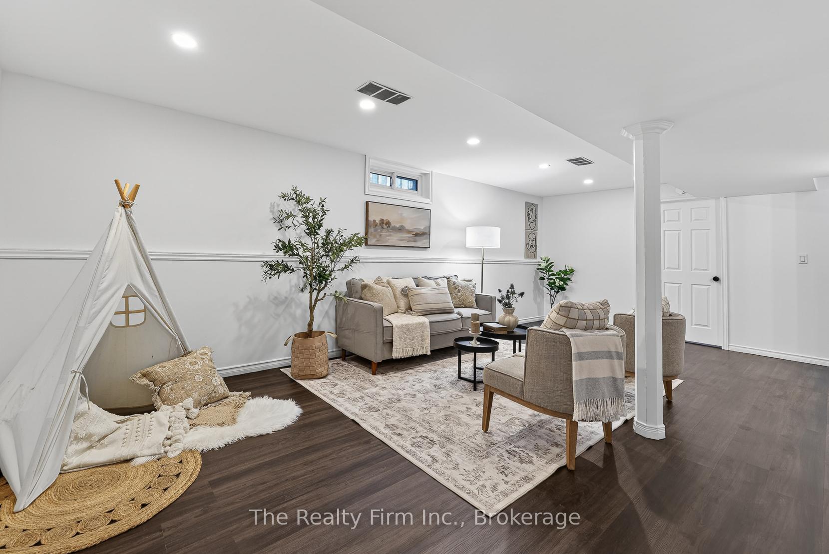 Photo 21 of 48 Naskapi Street, Woodstock, Woodstock - North — HOMEH
