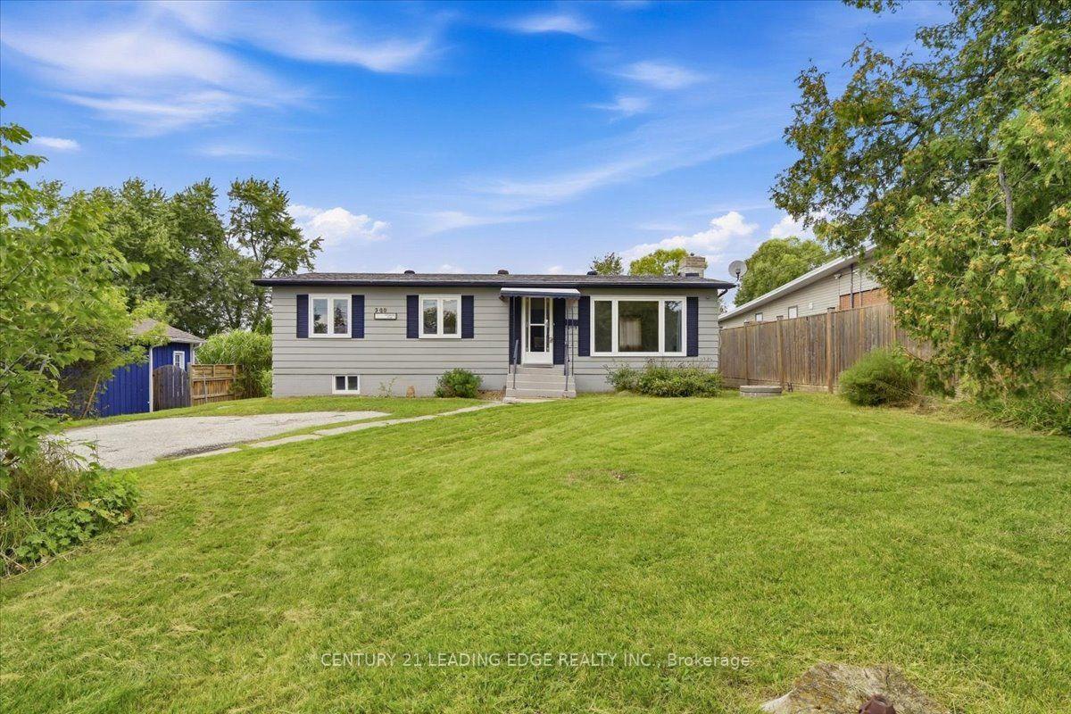 Photo 2 of 300 Annsheila Drive, Georgina, Keswick South — HOMEH