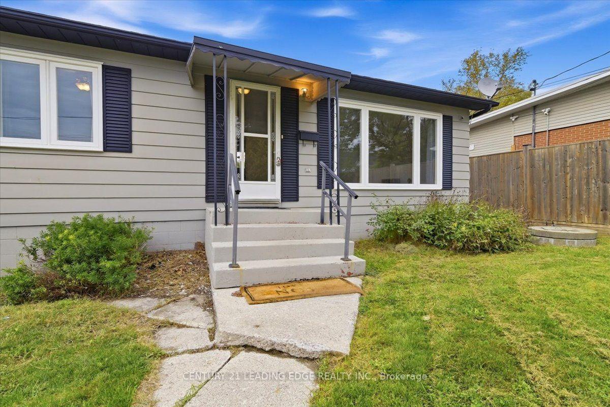 Photo 5 of 300 Annsheila Drive, Georgina, Keswick South — HOMEH