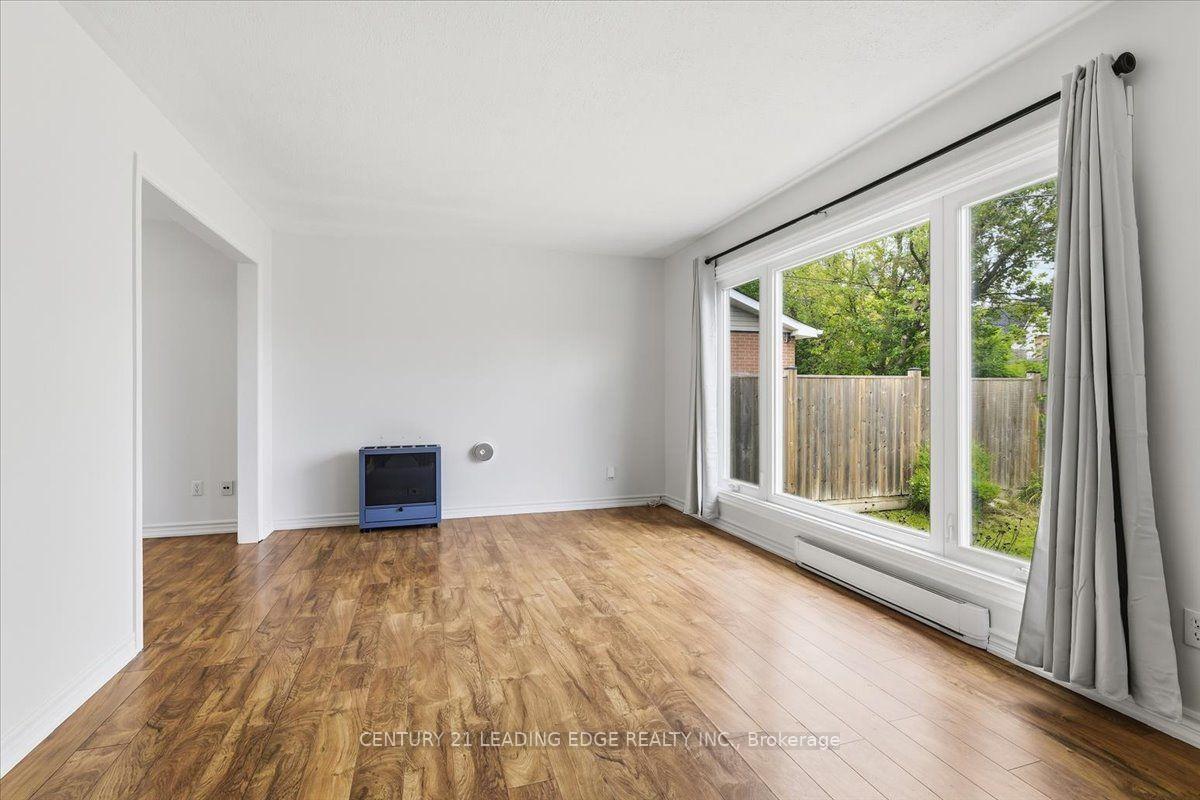 Photo 8 of 300 Annsheila Drive, Georgina, Keswick South — HOMEH