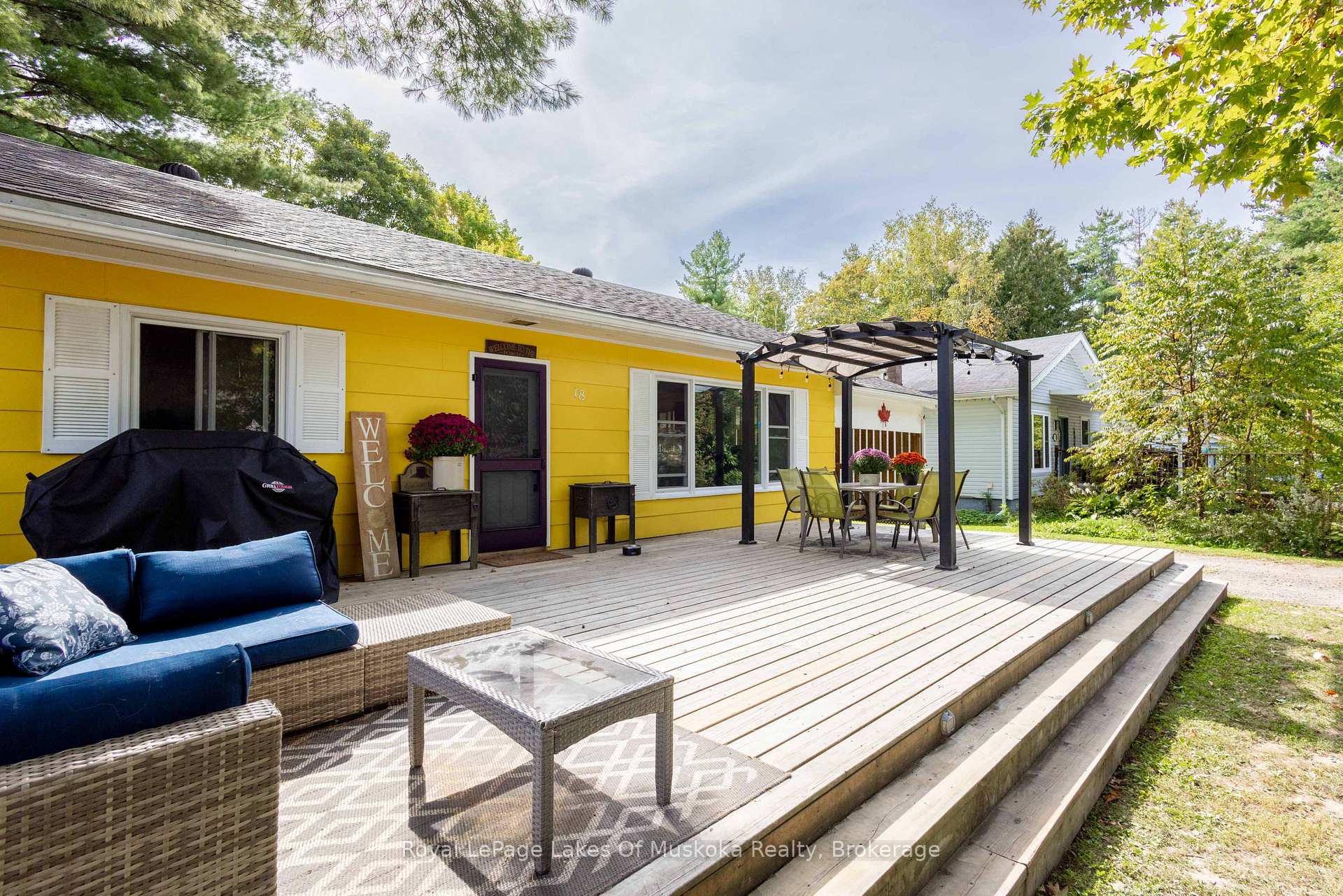 Photo 3 of 18 Gow Street, Bracebridge — HOMEH