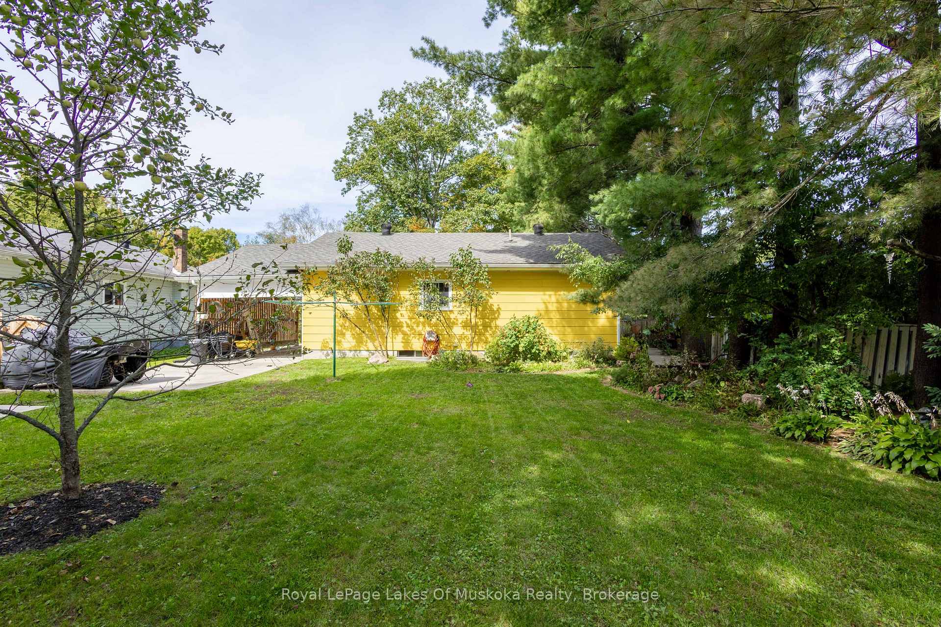 Photo 11 of 18 Gow Street, Bracebridge — HOMEH