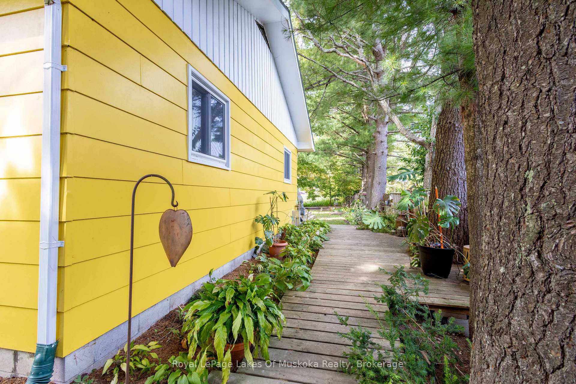 Photo 13 of 18 Gow Street, Bracebridge — HOMEH