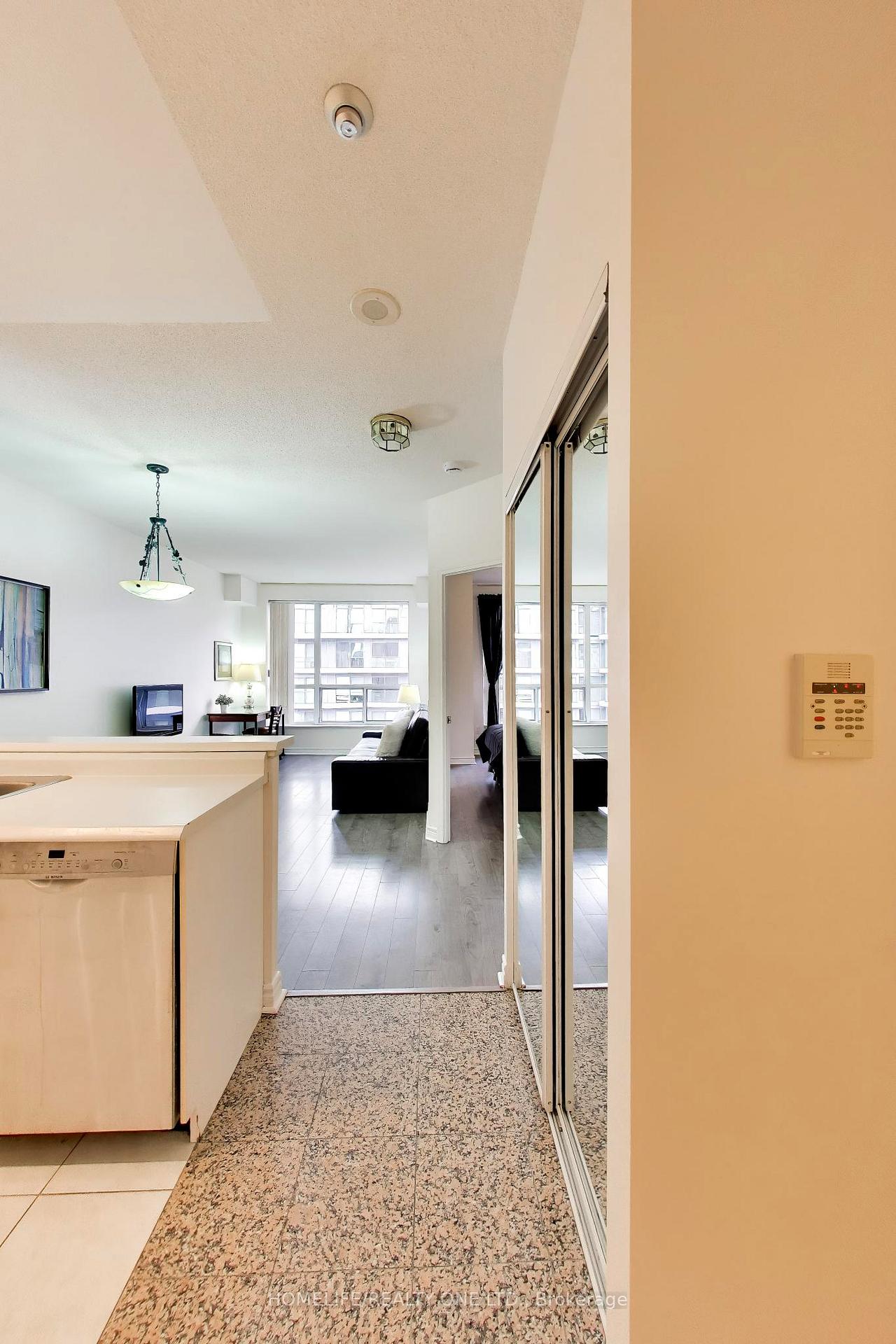 Photo 11 of Unit 1105, 152 St Patrick Street, Toronto, Kensington-Chinatown — HOMEH