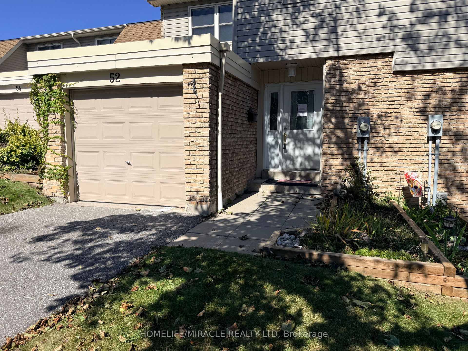 Photo 3 of 52 Robbie Crescent, Ajax, South West — HOMEH