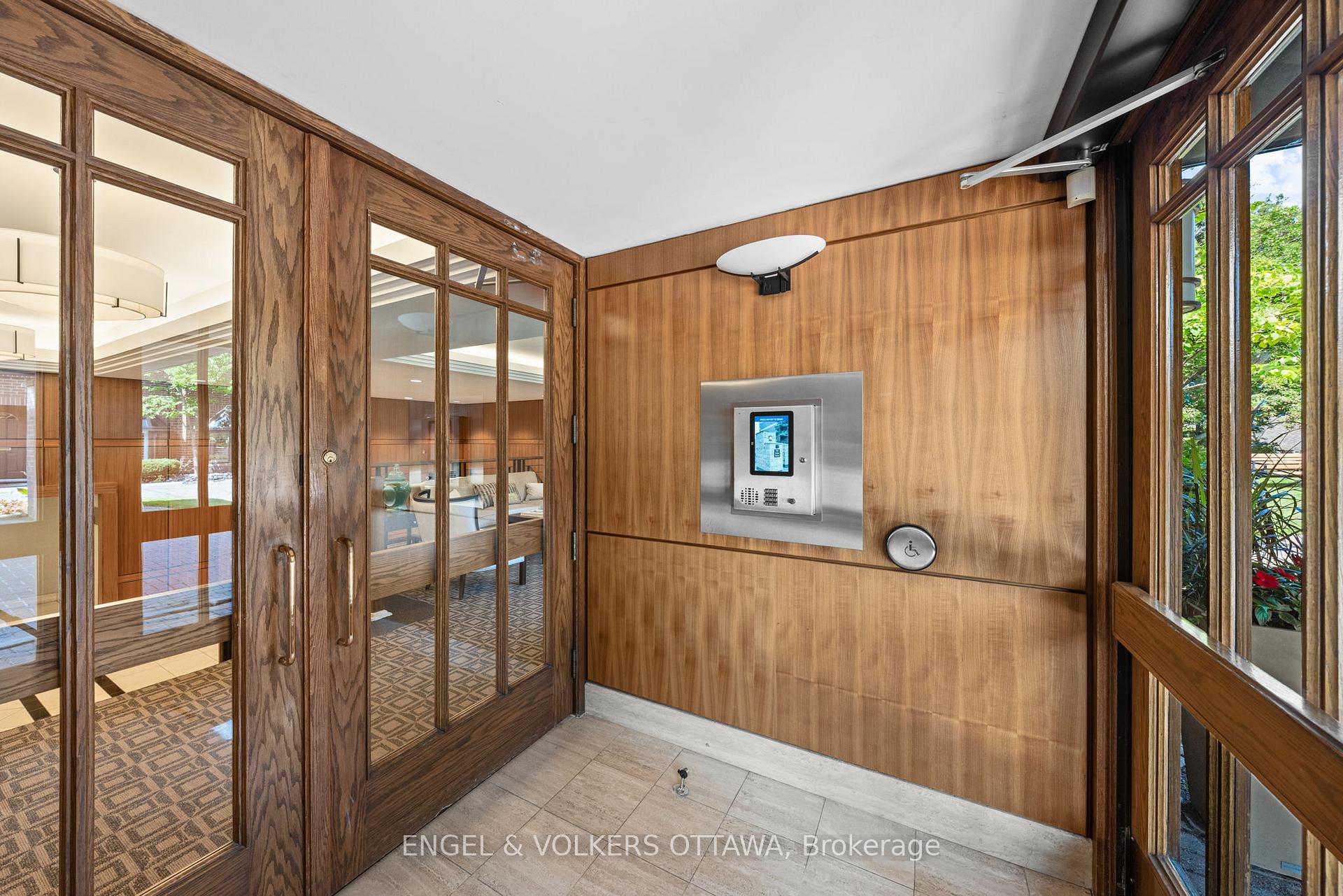 Photo 2 of Unit 103, 111 Echo Drive, Ottawa, Ottawa East — HOMEH