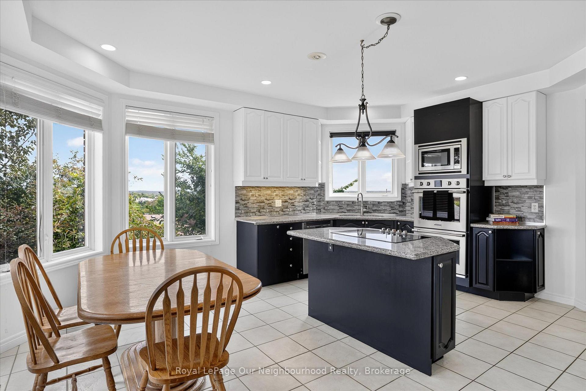 Photo of 1072 Silverdale Road