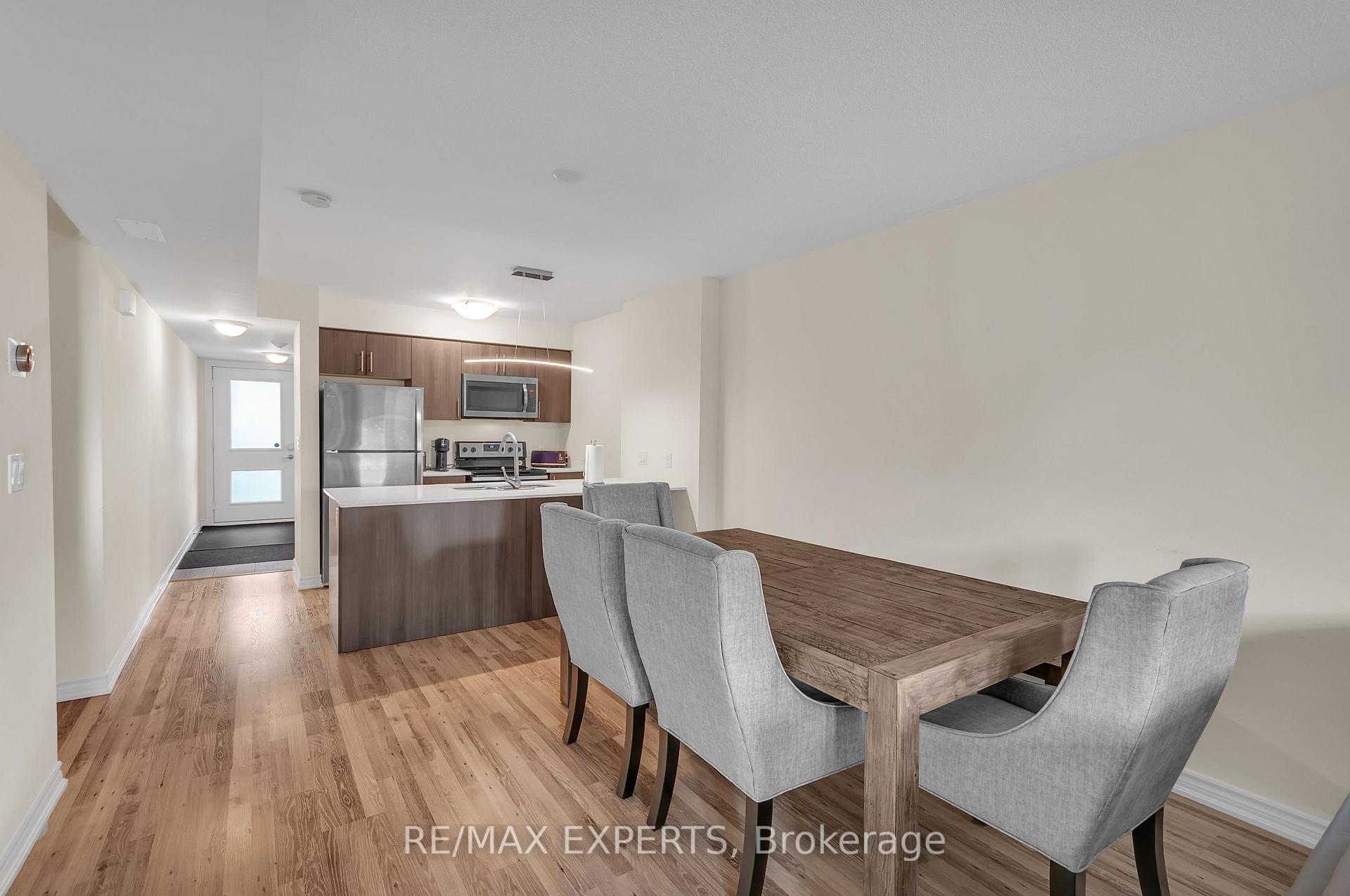Photo 3 of 4 Cove Court, Collingwood — HOMEH