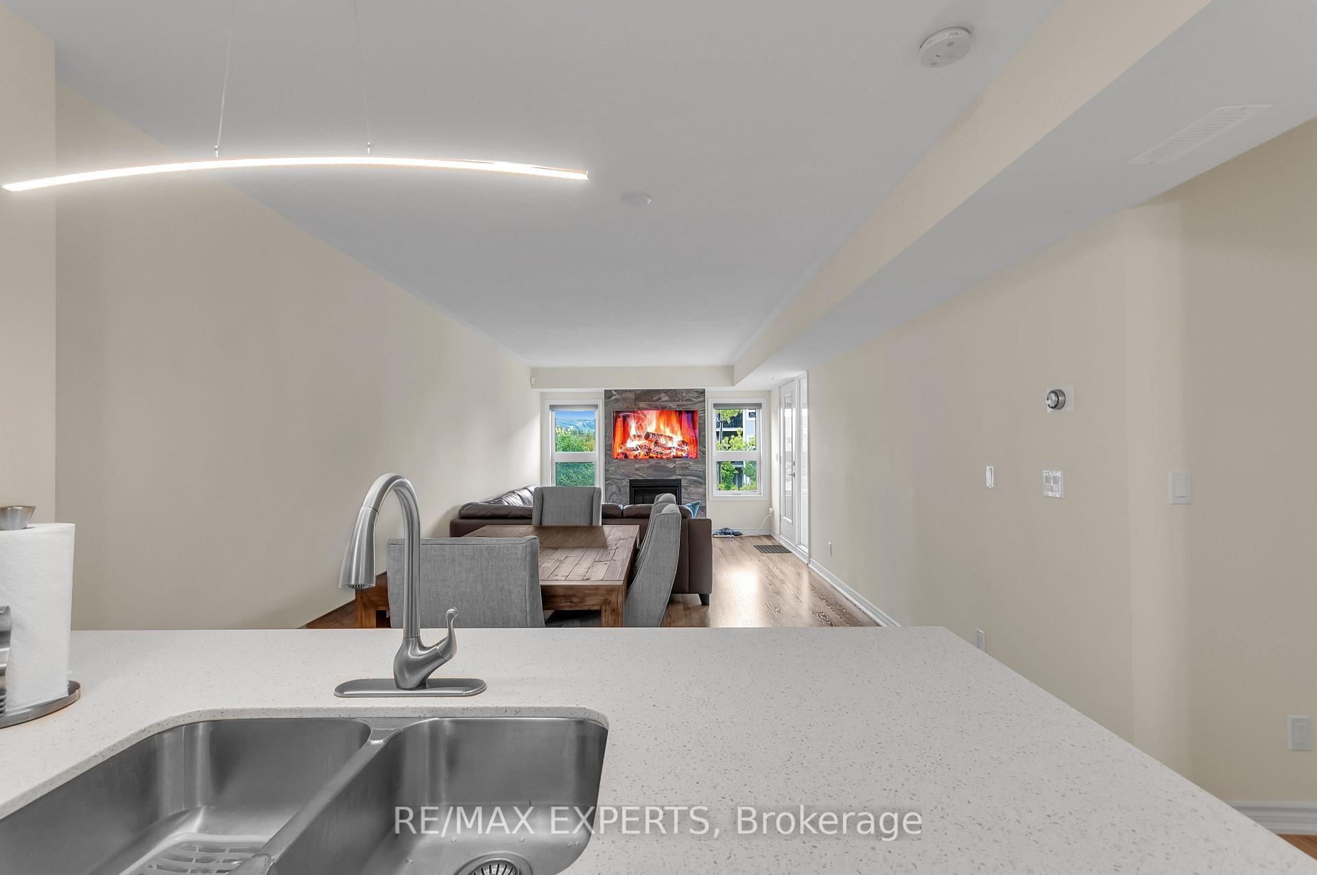 Photo 5 of 4 Cove Court, Collingwood — HOMEH