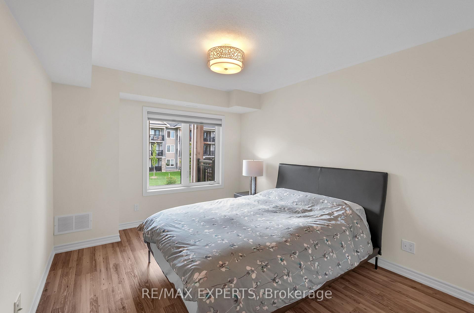 Photo 14 of 4 Cove Court, Collingwood — HOMEH