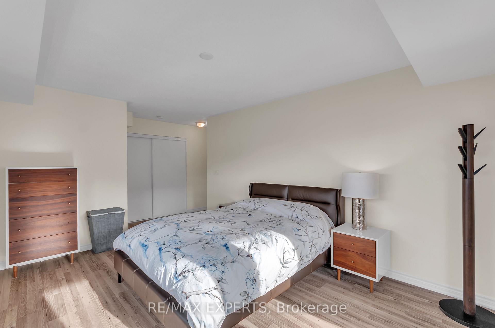 Photo 16 of 4 Cove Court, Collingwood — HOMEH