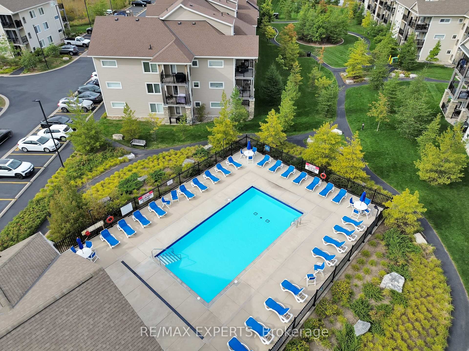 Photo 22 of 4 Cove Court, Collingwood — HOMEH