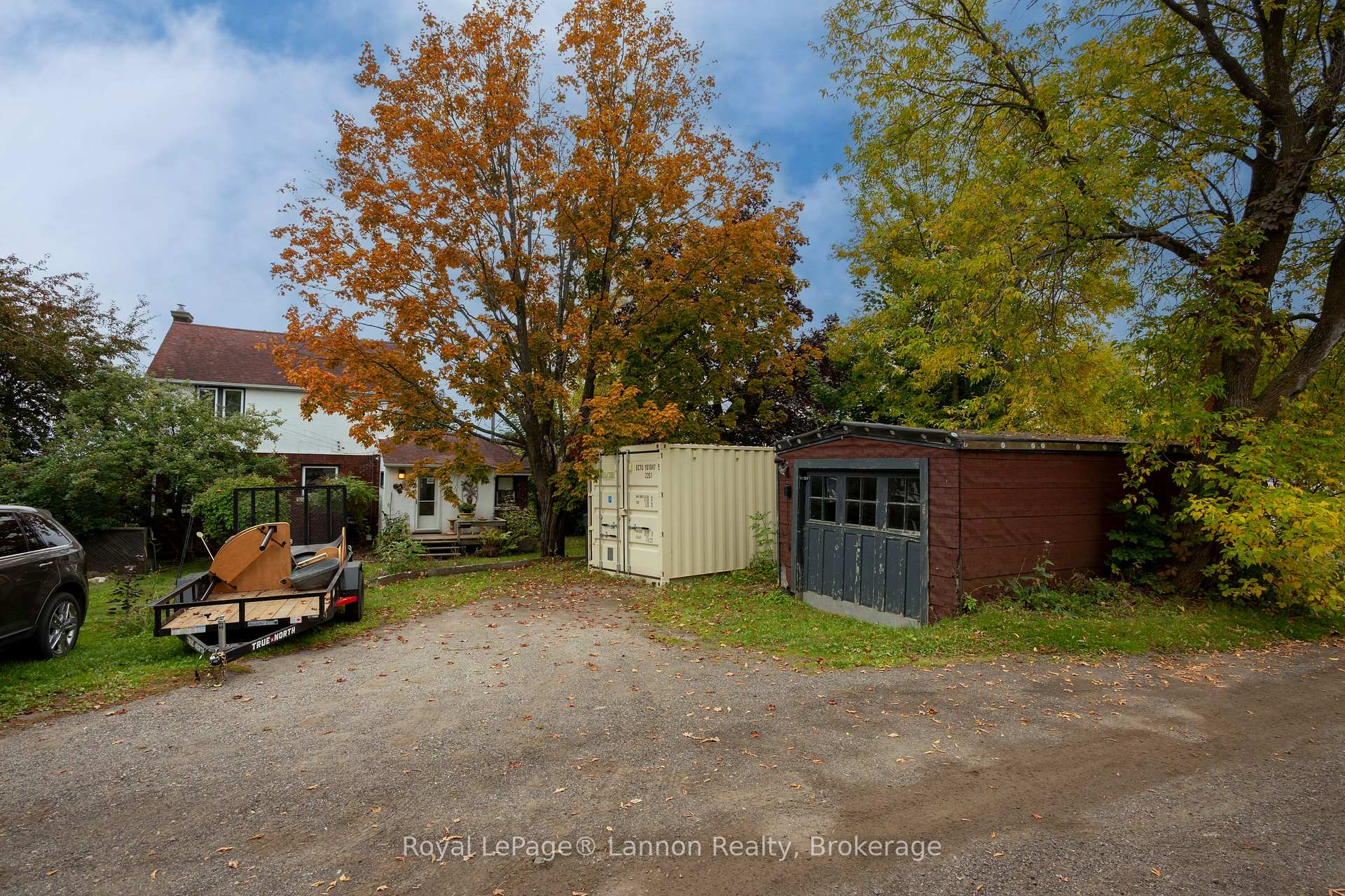 Photo 2 of 82 College Street W, Thunder Bay, College Heights — HOMEH