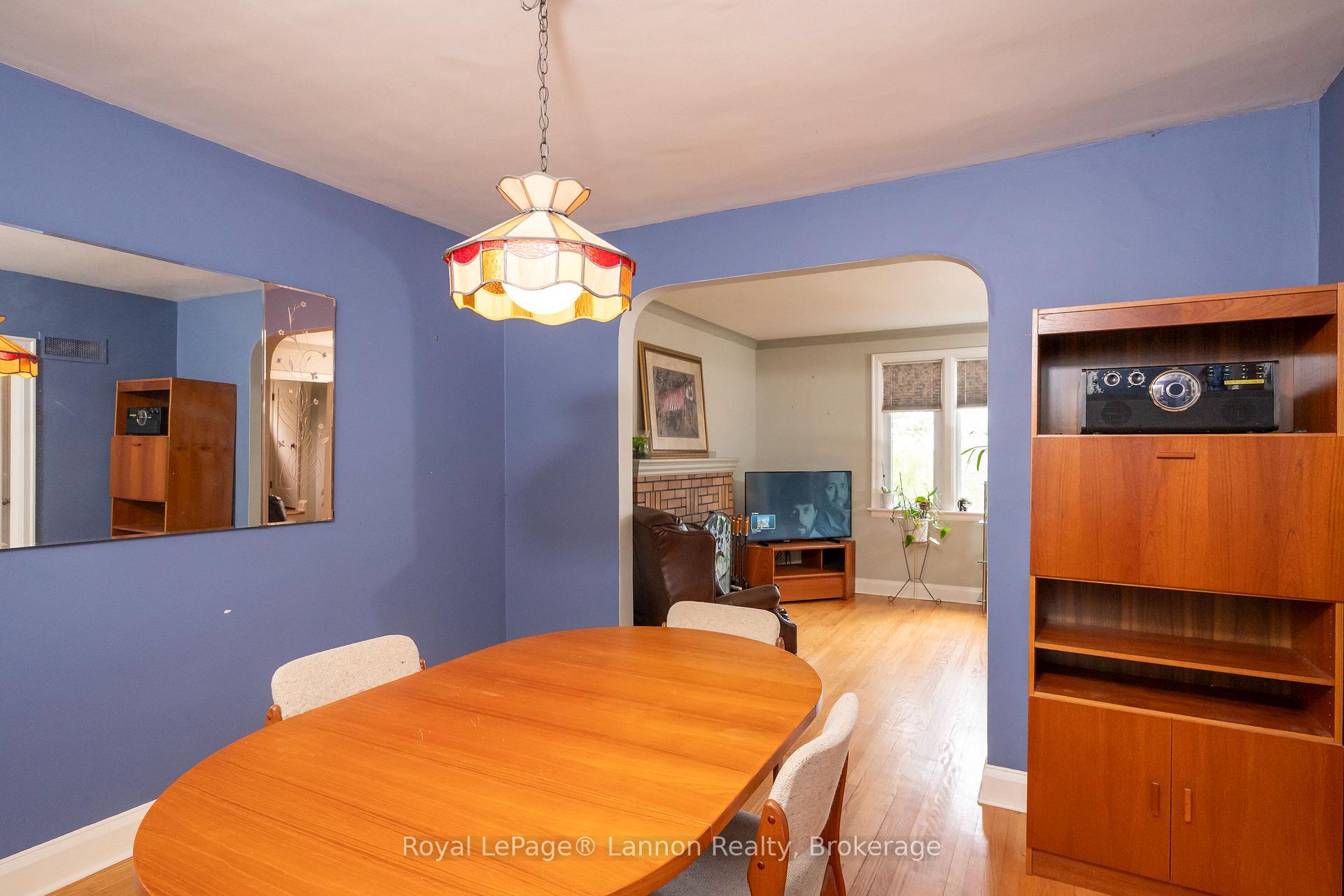 Photo 11 of 82 College Street W, Thunder Bay, College Heights — HOMEH
