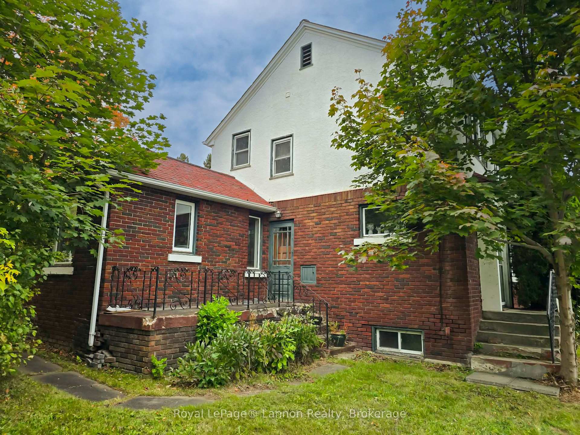 Photo 39 of 82 College Street W, Thunder Bay, College Heights — HOMEH
