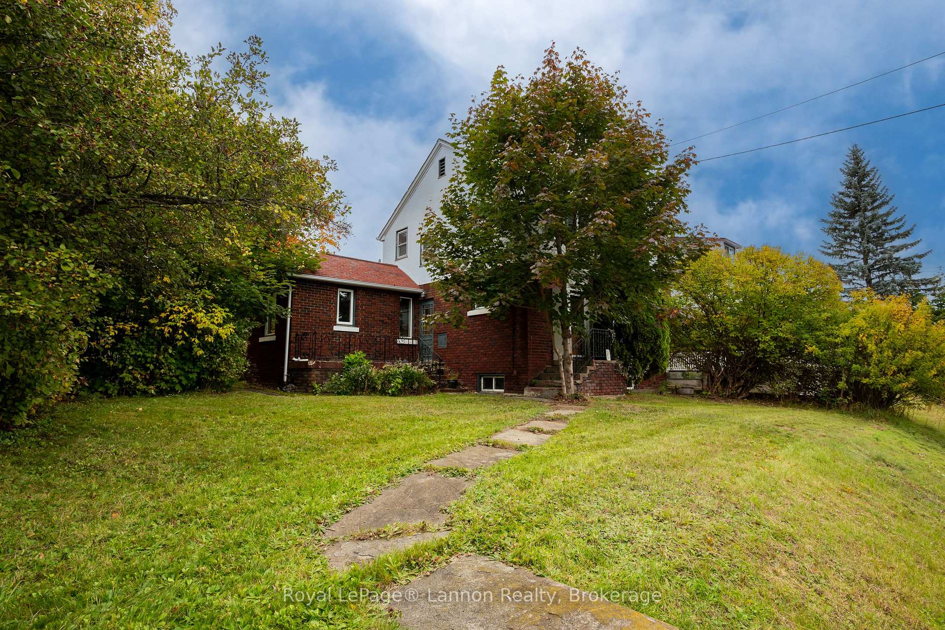 Photo 44 of 82 College Street W, Thunder Bay, College Heights — HOMEH