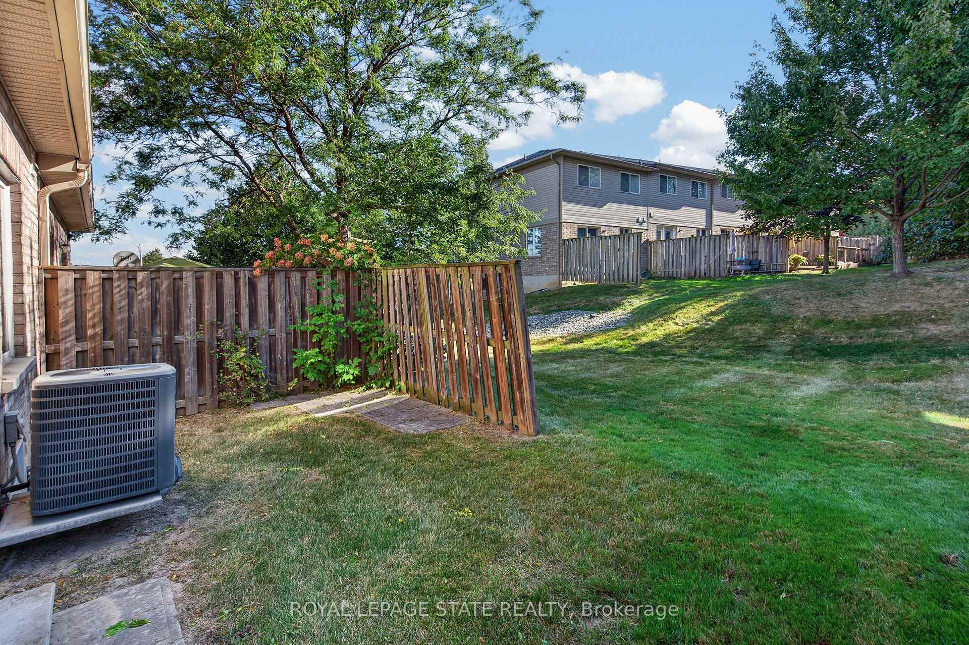 Photo 27 of Unit 65, 566 Southridge Drive, Hamilton, Mountview — HOMEH