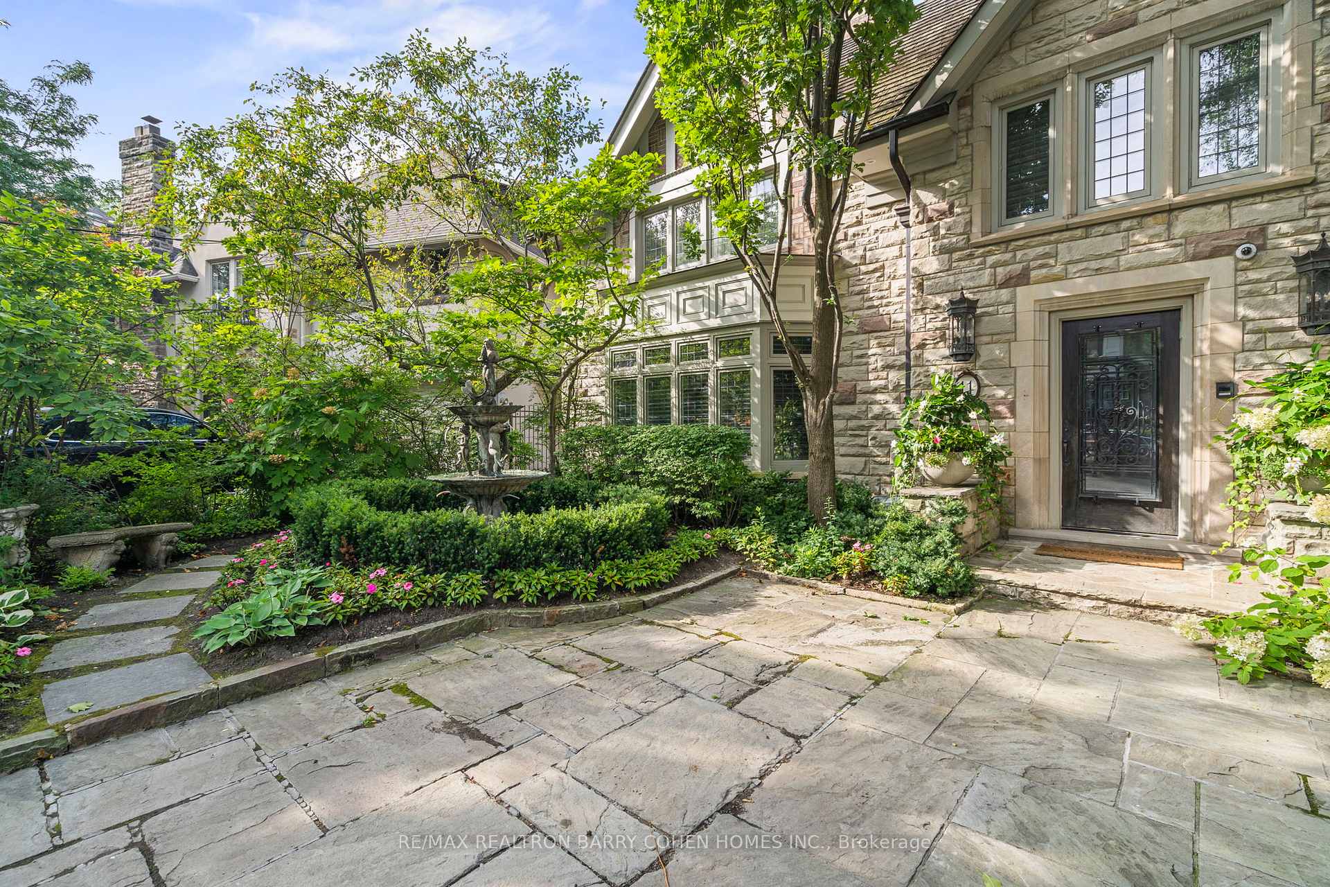 Photo 2 of 11 Ormsby Crescent, Toronto, Forest Hill South — HOMEH