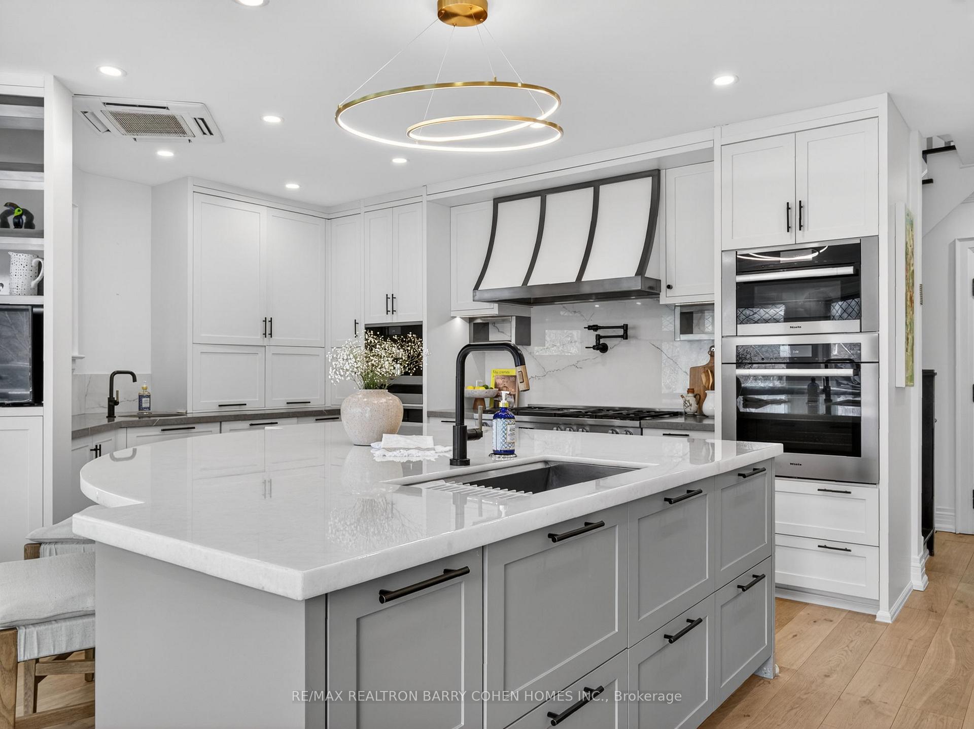 Photo 17 of 11 Ormsby Crescent, Toronto, Forest Hill South — HOMEH