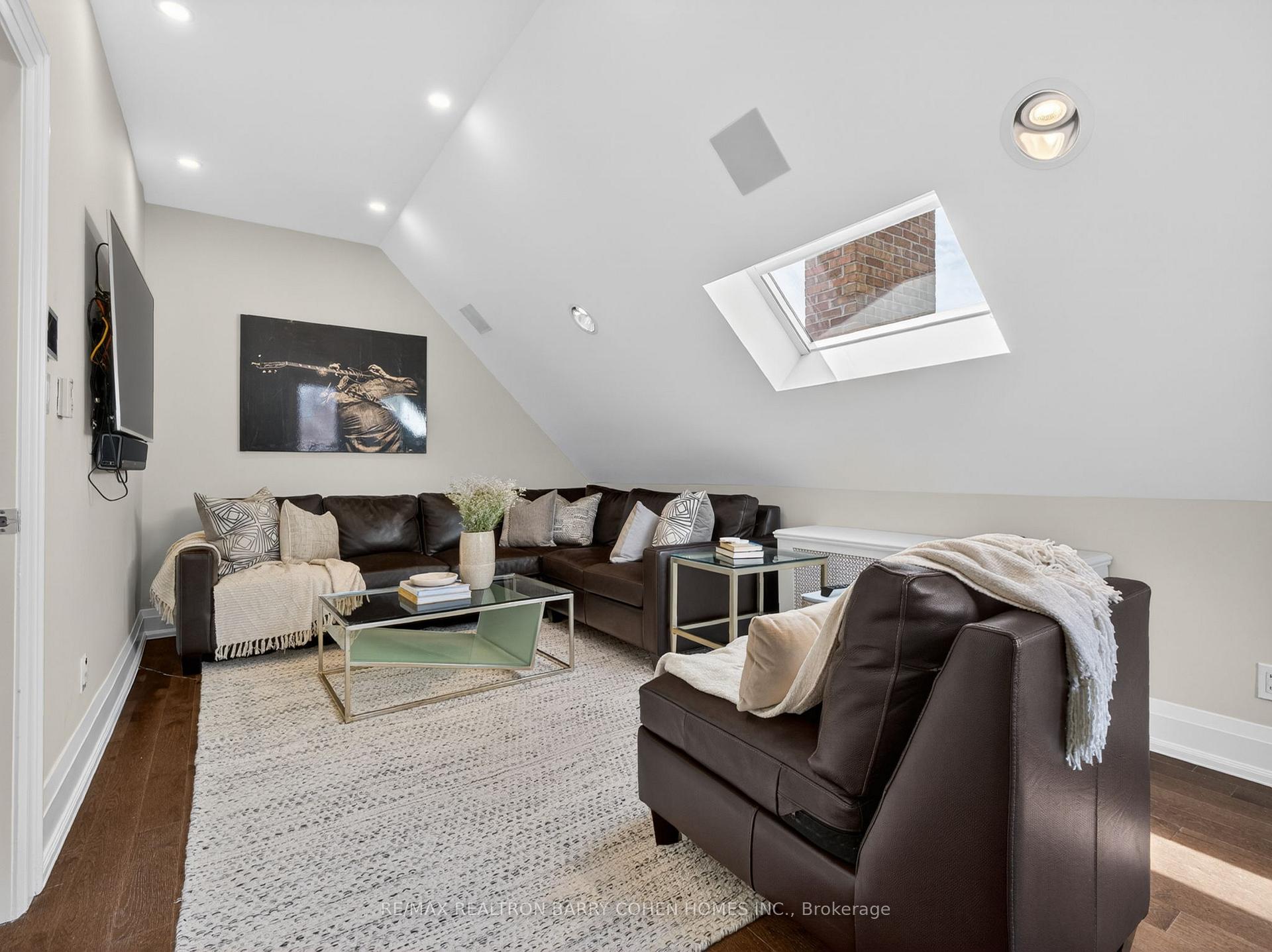 Photo 33 of 11 Ormsby Crescent, Toronto, Forest Hill South — HOMEH
