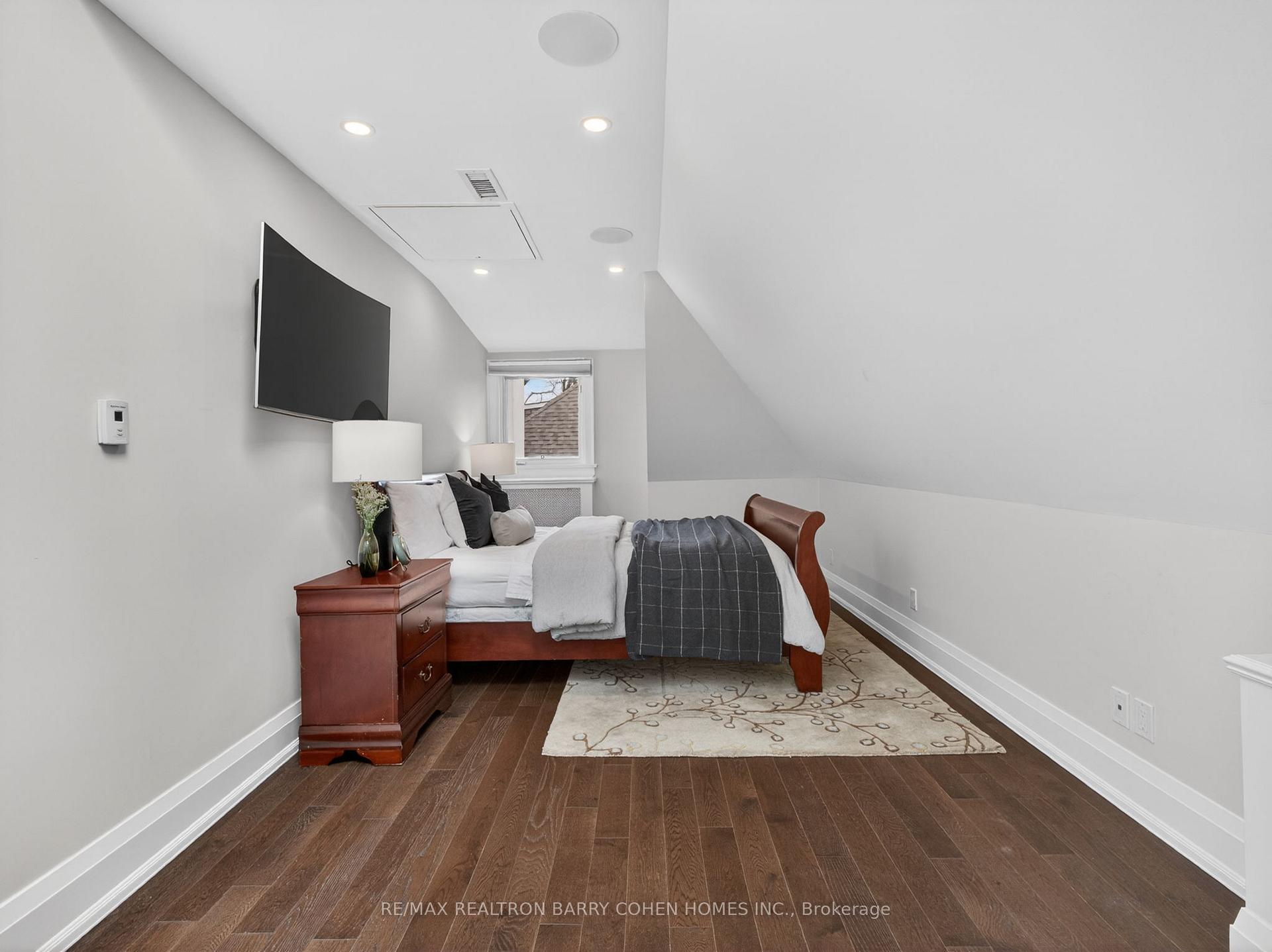Photo 35 of 11 Ormsby Crescent, Toronto, Forest Hill South — HOMEH