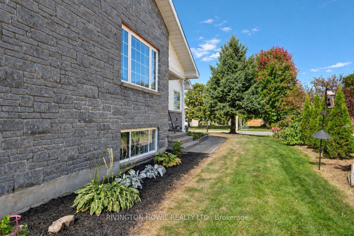 Photo 5 of 184 Rivington Street, Ottawa, Carp — HOMEH