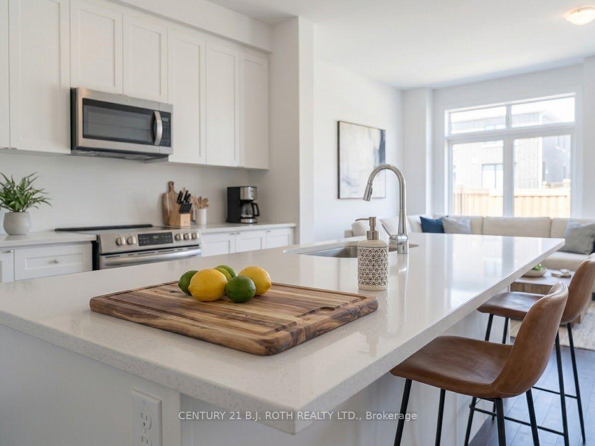 Photo 7 of 15 Milady Crescent, Barrie, Rural Barrie Southeast — HOMEH