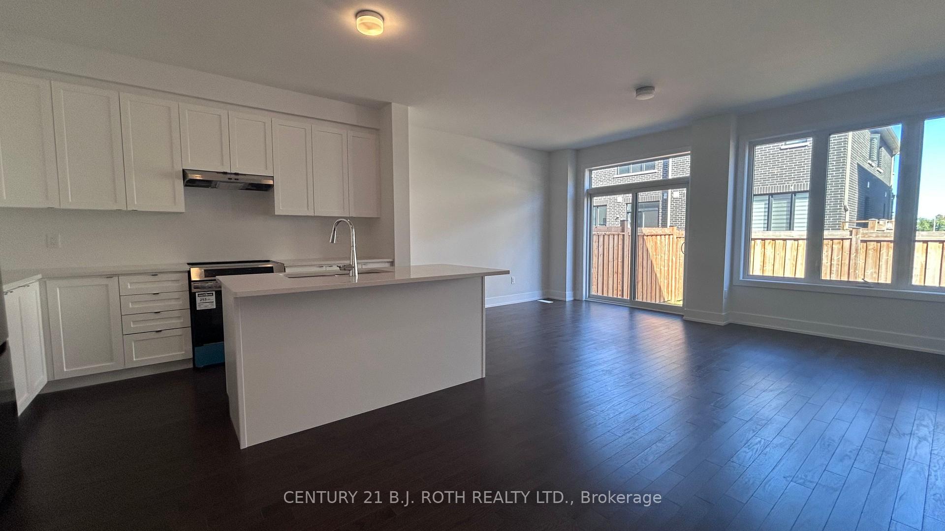 Photo 12 of 15 Milady Crescent, Barrie, Rural Barrie Southeast — HOMEH